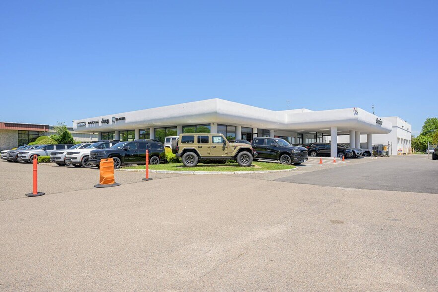 691 County Road 39A, Southampton, NY à louer - Photo de l’immeuble – Image 3 sur 27