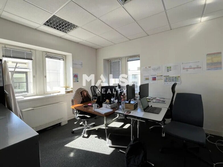 Bureau dans Lyon à louer - Photo de l’immeuble – Image 2 sur 15
