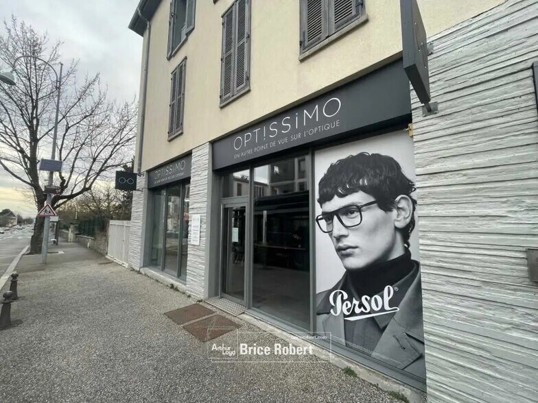 201 Avenue Charles De Gaulle, Limonest à louer - Photo de l’immeuble – Image 1 sur 9