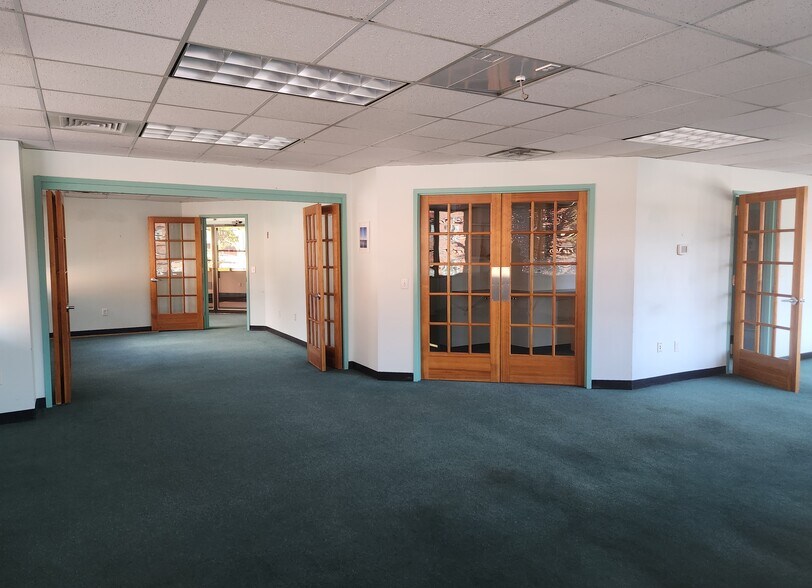 1200 Brown St, Peekskill, NY à louer - Photo intérieure – Image 2 sur 5