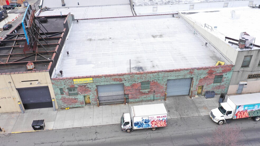 35 Bowne St, Brooklyn, NY à louer - Photo de l’immeuble – Image 2 sur 22