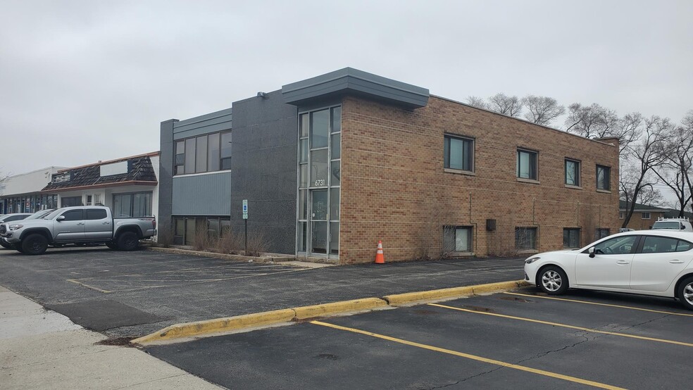 6735 N Lincoln Ave, Lincolnwood, IL à vendre - Photo de l’immeuble – Image 1 sur 7