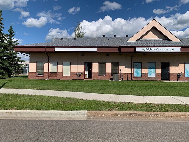 130 Broadway Blvd, Sherwood Park, AB à louer - Photo de l’immeuble – Image 3 sur 18