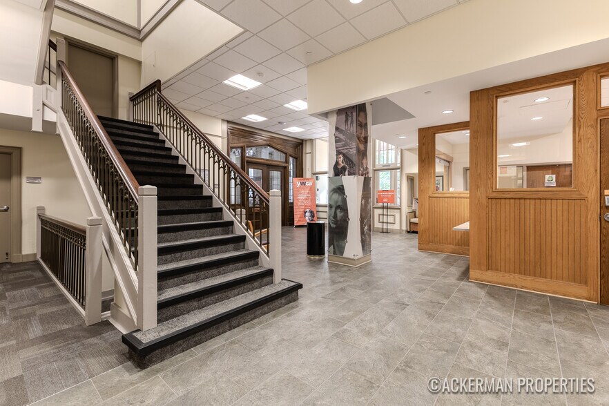 25 Sheldon Ave SE, Grand Rapids, MI à vendre - Photo de l’immeuble – Image 3 sur 28