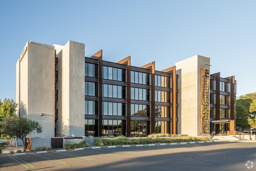 2082 Michelson Dr, Irvine, CA à louer - Photo principale – Image 1 sur 4