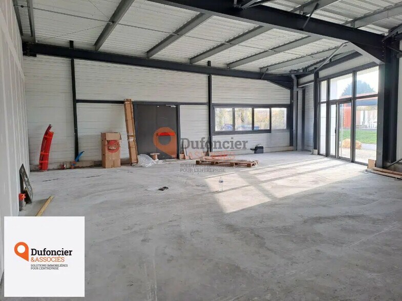 Local commercial dans Poitiers à louer - Photo de l’immeuble – Image 2 sur 4