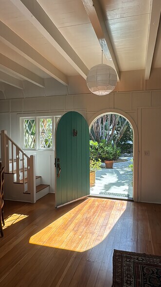 237 Mabery Rd, Santa Monica, CA à vendre - Photo de l’immeuble – Image 3 sur 4