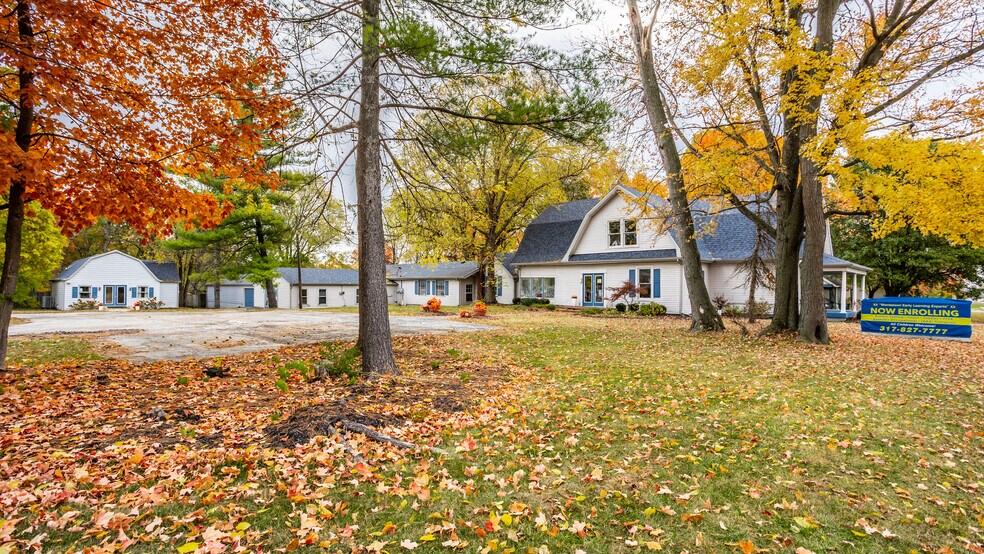 7507 Michigan Rd, Indianapolis, IN à vendre - Photo de l’immeuble – Image 1 sur 70