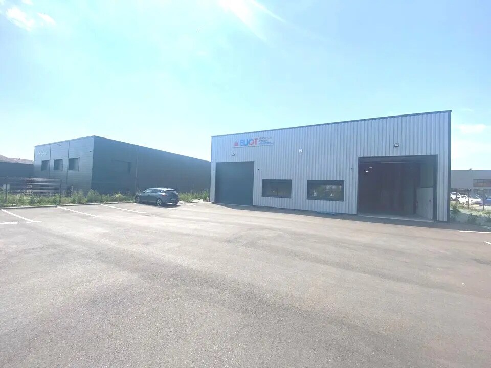 Local d’activités dans Bretteville-sur-Odon à louer Photo de l’immeuble– Image 1 sur 10