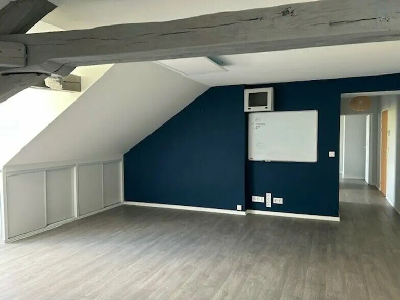 Bureau dans Tours à louer - Photo de l’immeuble – Image 2 sur 4