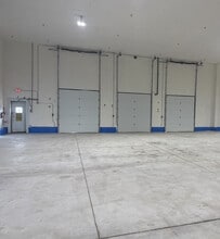 1111 Navy Dr, Stockton, CA à louer Photo intérieure– Image 2 sur 2