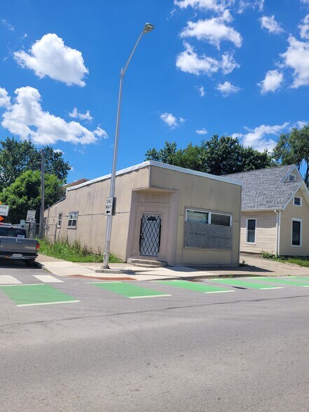 3125 E New York St, Indianapolis, IN à vendre - Photo de l’immeuble – Image 2 sur 3