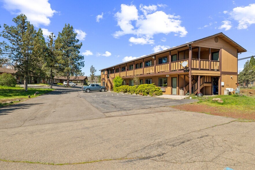 43021 Bridge St, Fall River Mills, CA à vendre - Photo de l’immeuble – Image 3 sur 19
