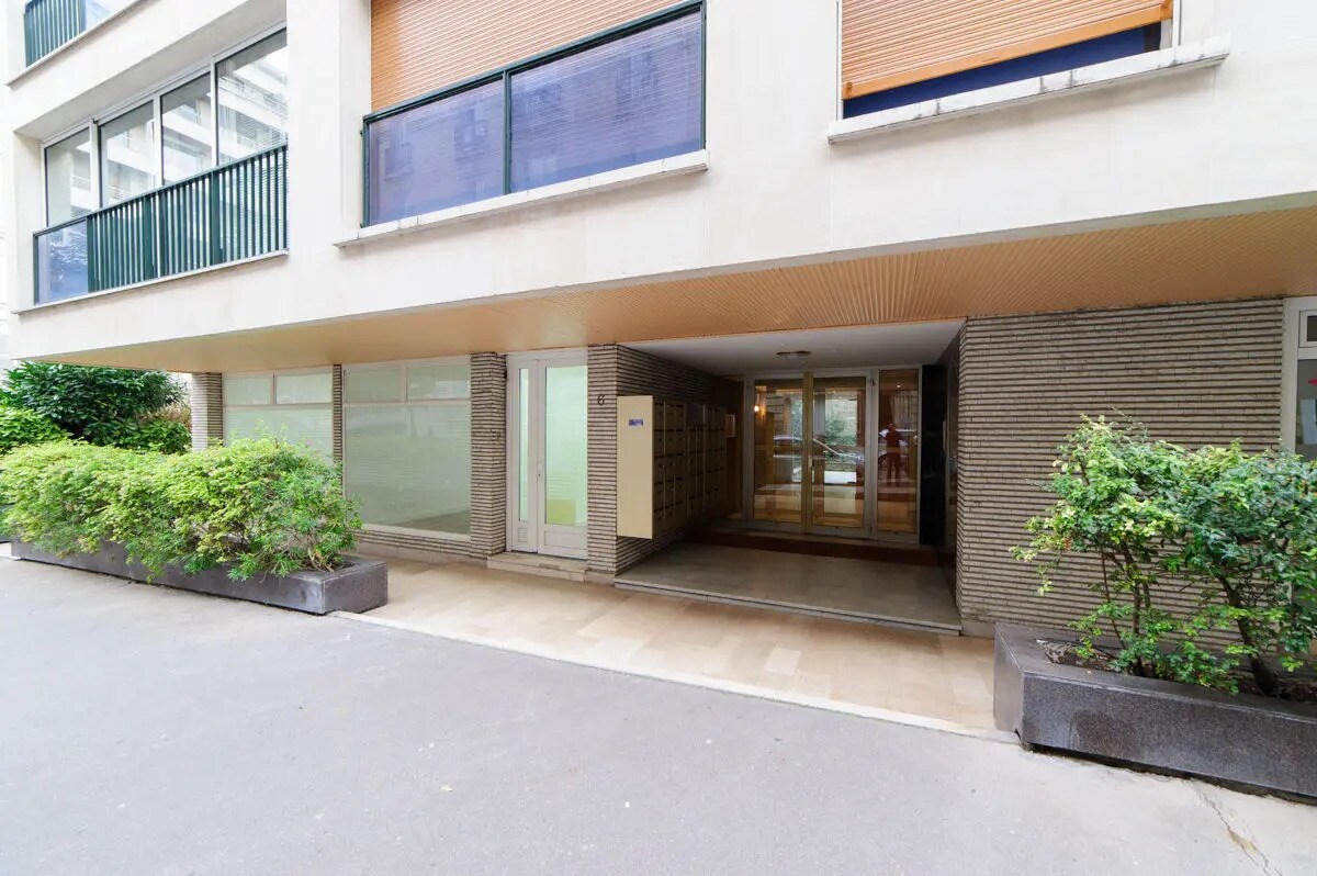 6 Rue Paul Saunière, Paris à louer Hall d’entrée– Image 1 sur 12