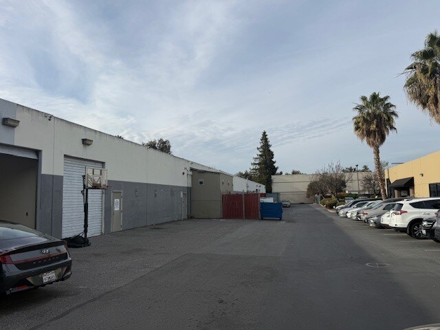 1931-1935 Las Plumas Ave, San Jose, CA à vendre - Photo de l’immeuble – Image 3 sur 7
