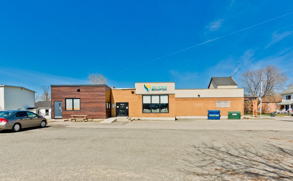 22 Rue Saint-Joseph, Sherbrooke, QC à louer - Photo de l’immeuble – Image 3 sur 14