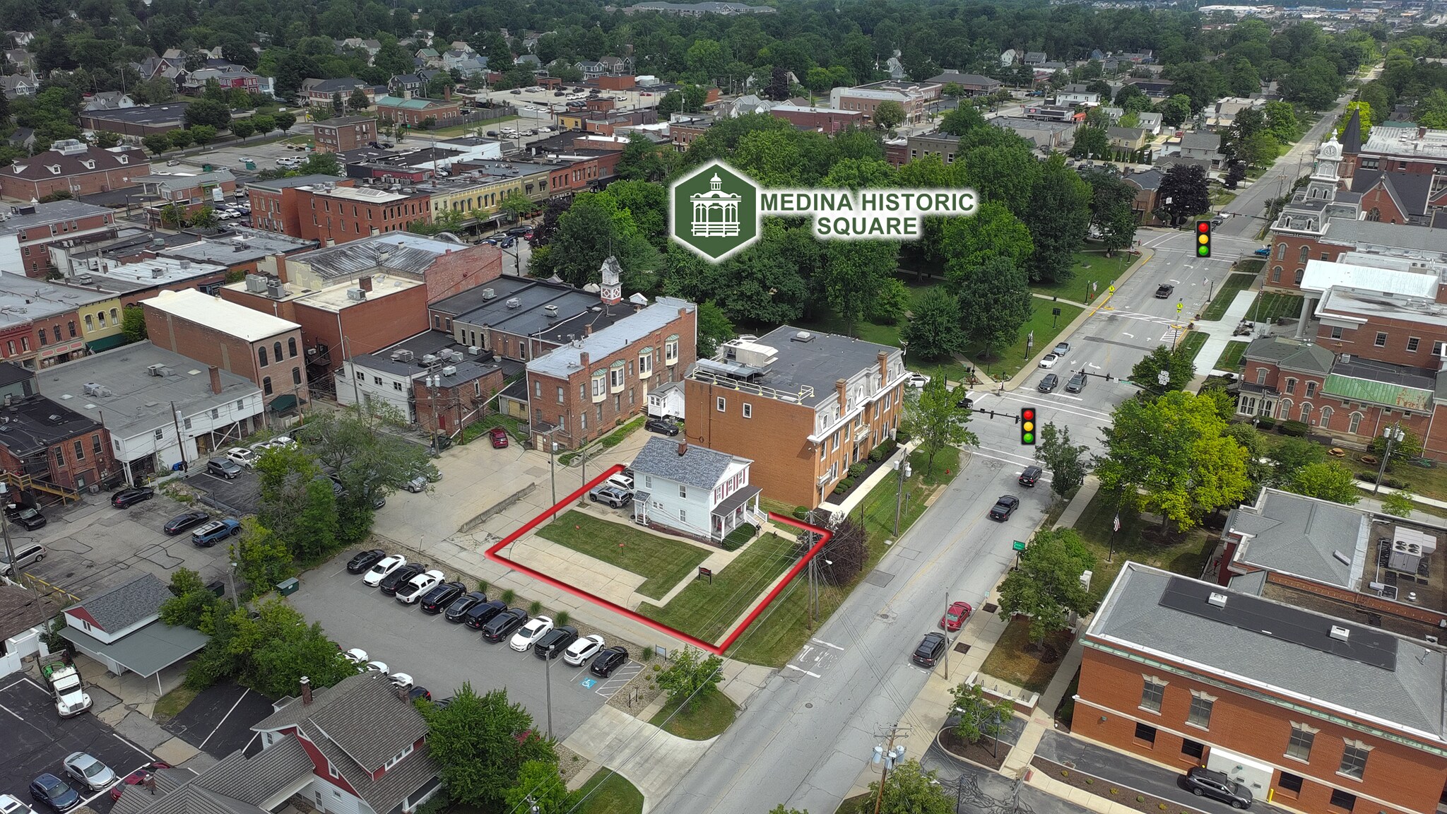 209 S Broadway St, Medina, OH à vendre Photo de l’immeuble– Image 1 sur 9