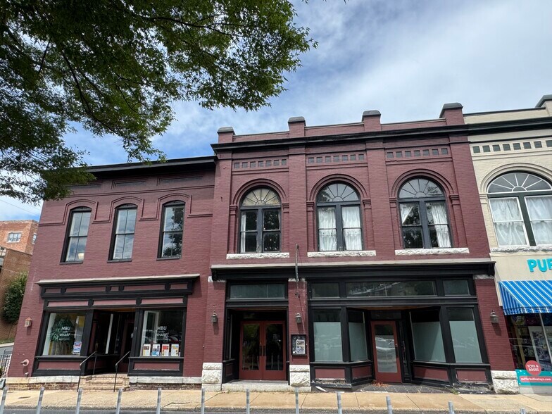 19-25 W Johnson St, Staunton, VA à vendre - Photo de l’immeuble – Image 1 sur 16