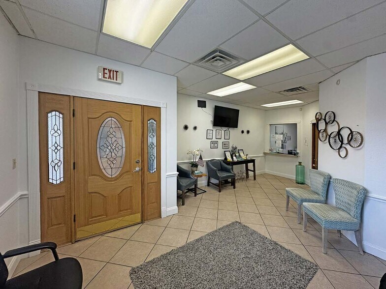 9947 N MacArthur Blvd, Irving, TX à vendre - Hall d’entrée – Image 2 sur 6