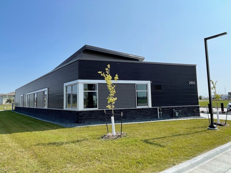 2602 34th S st, Moorhead, MN à louer - Photo de l’immeuble – Image 2 sur 7