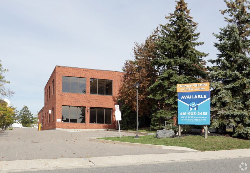 131 Brunel Rd, Mississauga, ON à louer - Photo de l’immeuble – Image 3 sur 5