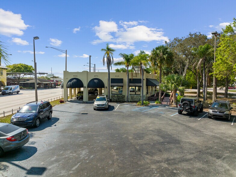 1060 21st St, Vero Beach, FL à louer - Photo de l’immeuble – Image 3 sur 5
