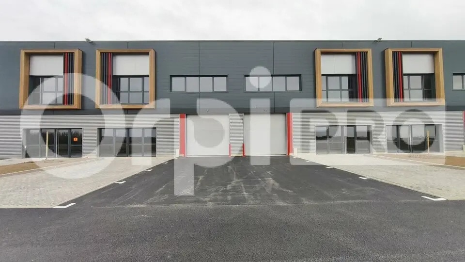 Local d’activités dans Avrainville à louer - Photo de l’immeuble – Image 1 sur 6