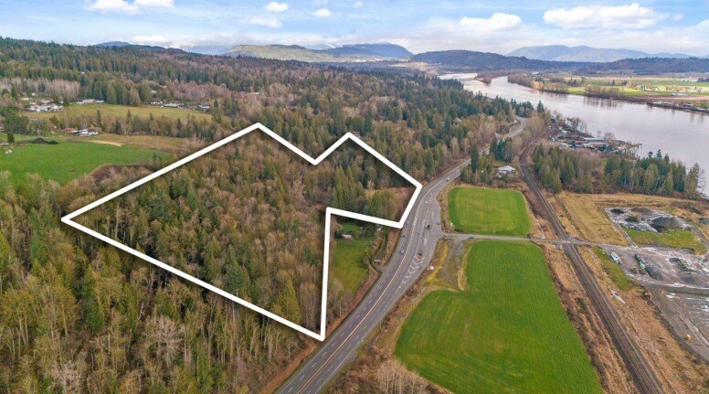 25549 Lougheed Hwy, Maple Ridge, BC à vendre - Photo principale – Image 1 sur 1