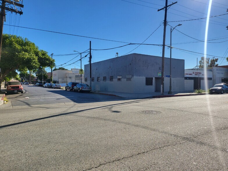 3700 S Main St, Los Angeles, CA à louer - Photo de l’immeuble – Image 2 sur 8
