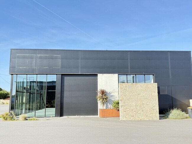 Plus de détails pour Local commercial à vendre