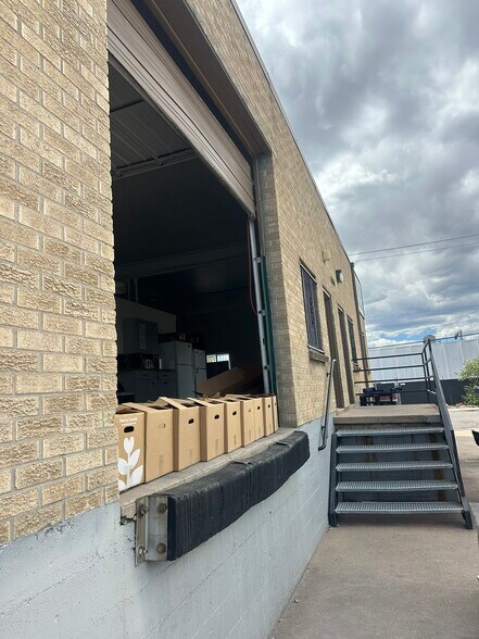 2080 W Barberry Pl, Denver, CO à louer - Photo de l’immeuble – Image 3 sur 4