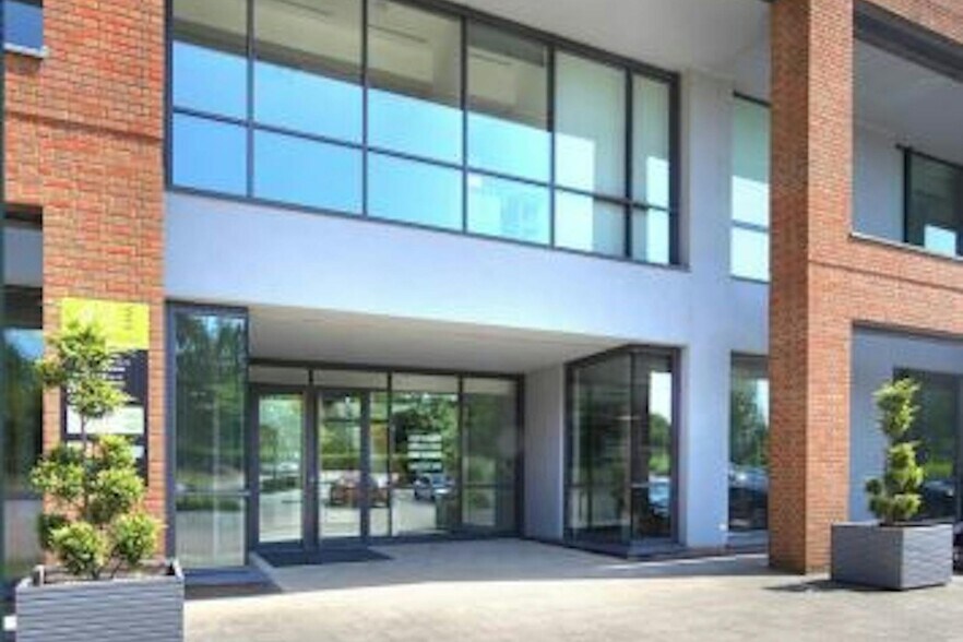 42 Kings Hill Ave, West Malling à louer - Photo de l’immeuble – Image 2 sur 2