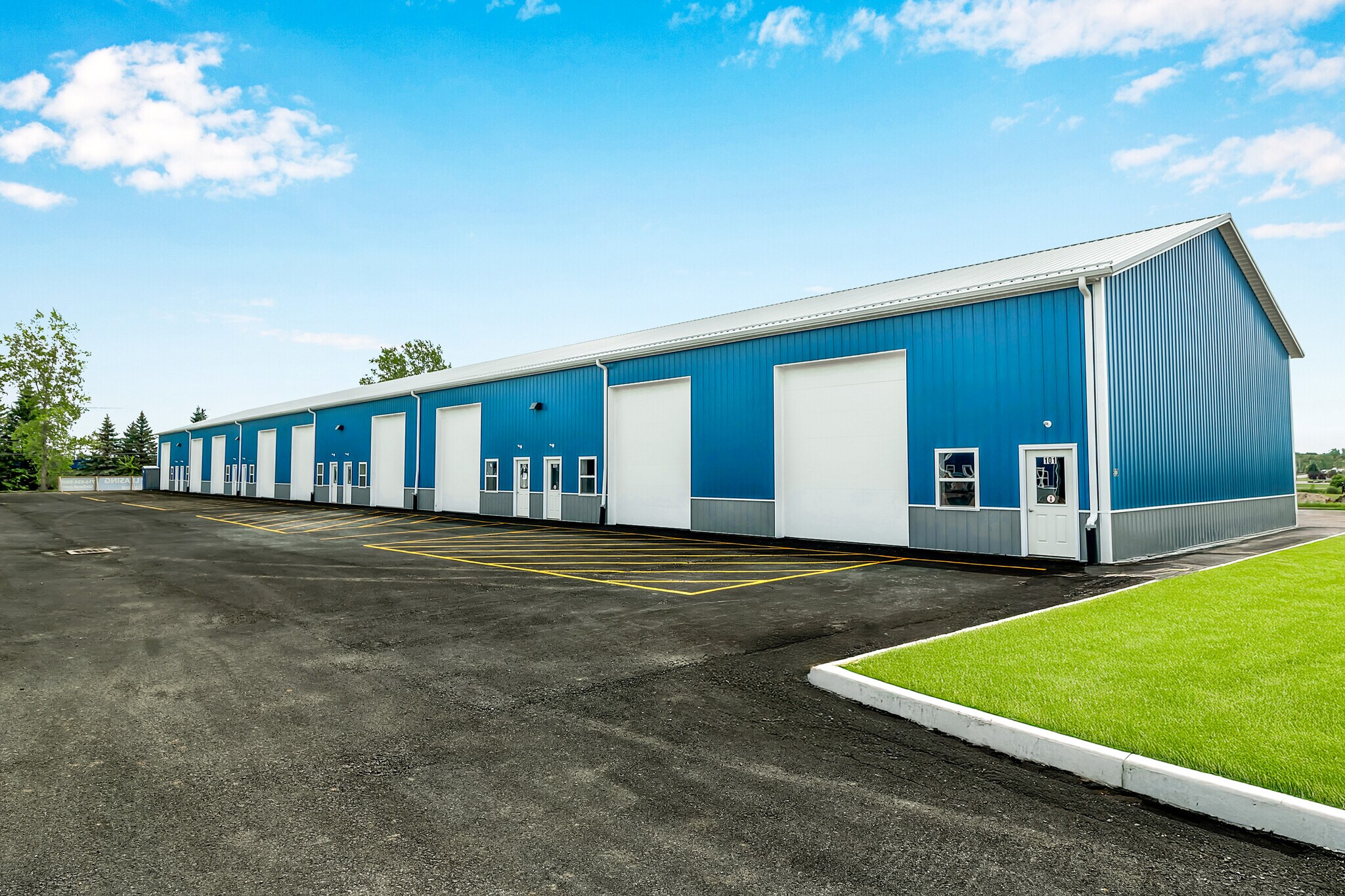 800 Eastport Drive, Lancaster, NY à louer Photo de l’immeuble– Image 1 sur 25