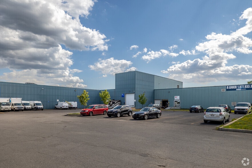 2270-2294 Rue De La Province, Longueuil, QC à louer - Photo de l’immeuble – Image 3 sur 6