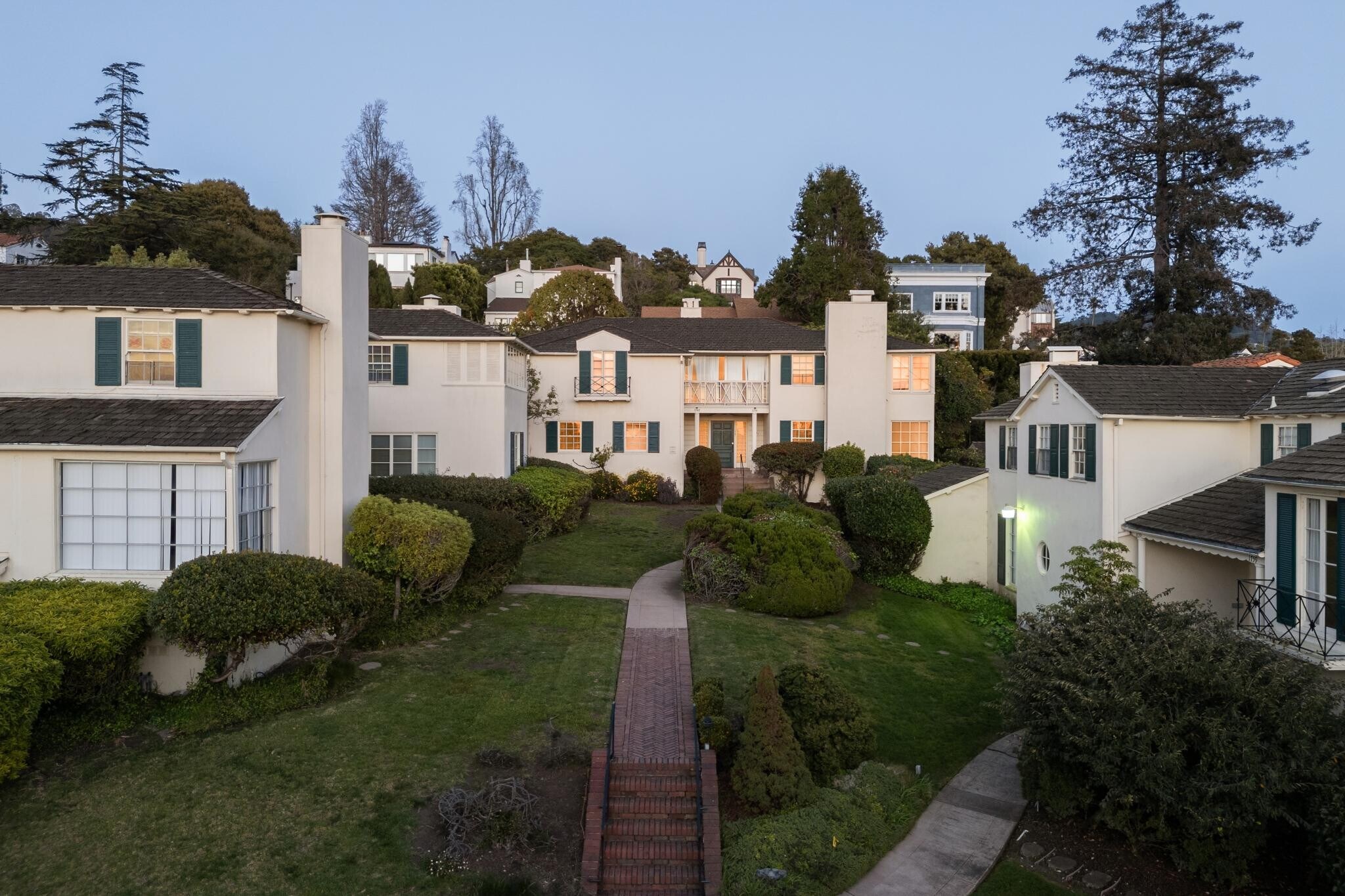 1739 Spruce St, Berkeley, CA à vendre Photo de l’immeuble– Image 1 sur 15