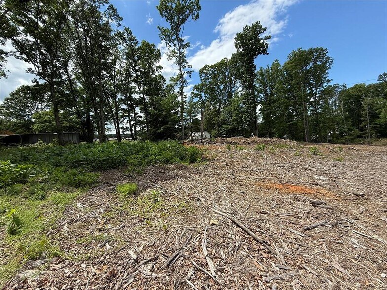 614 Kirby Rd, King, NC à vendre - Photo de l’immeuble – Image 3 sur 18