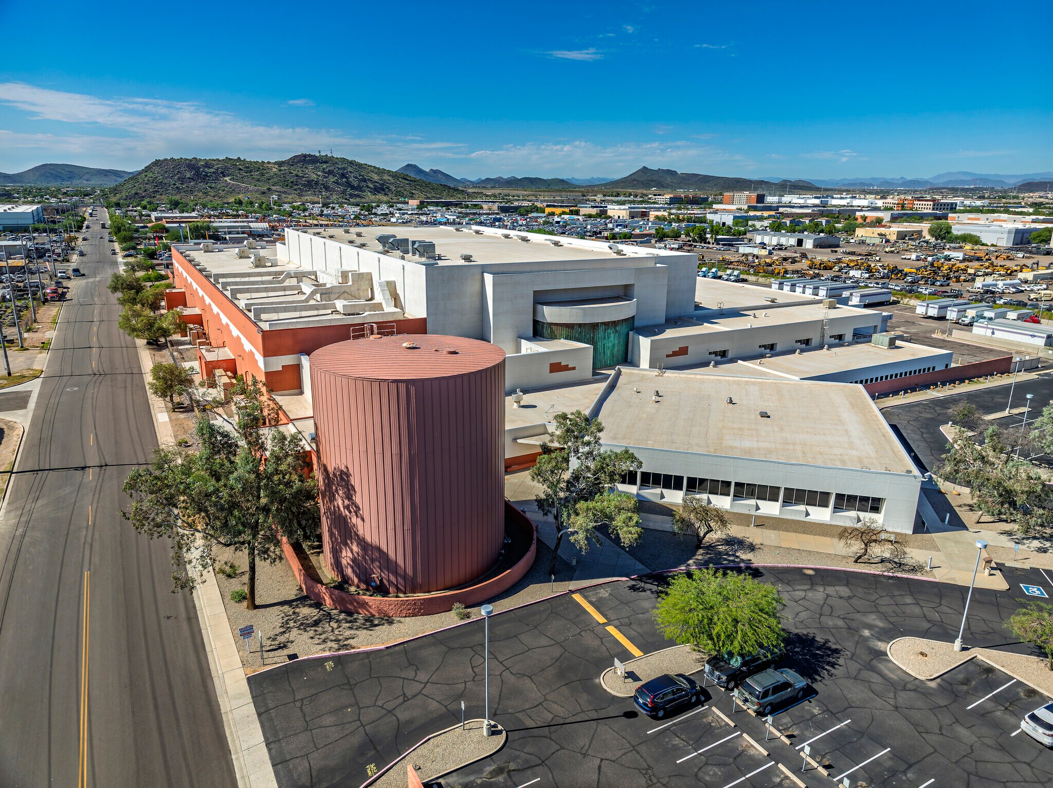 22600 N 19th Ave, Phoenix, AZ à louer Photo de l’immeuble– Image 1 sur 14