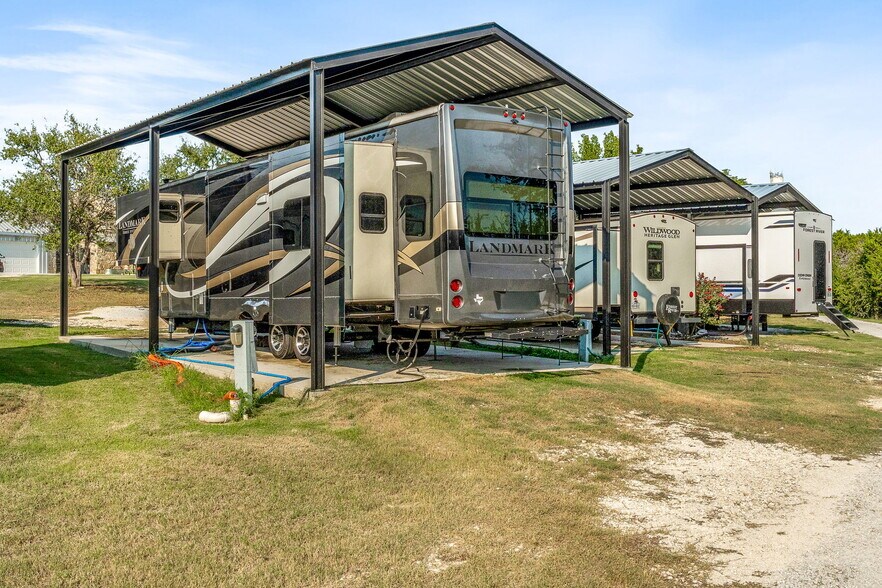 1321 N FM 56, Glen Rose, TX à vendre - Photo de l’immeuble – Image 3 sur 75