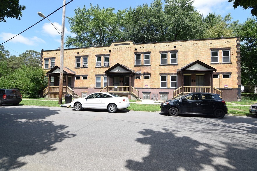 6609 Whitney Ave, Cleveland, OH à vendre - Photo principale – Image 1 sur 2