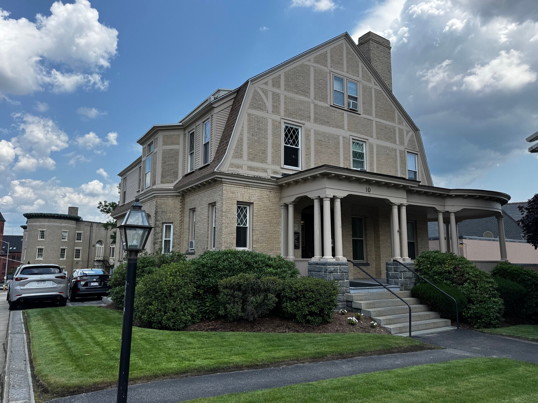 10 Institute Rd, Worcester, MA à louer Photo principale– Image 1 sur 15