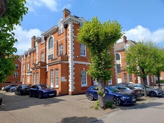 Plus de détails pour 3 Bluecoats Ave, Hertford - Bureau à louer