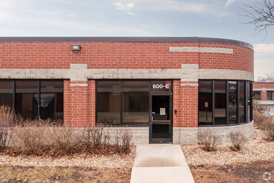 620-630 Tollgate Rd, Elgin, IL à louer - Photo de l’immeuble – Image 3 sur 7