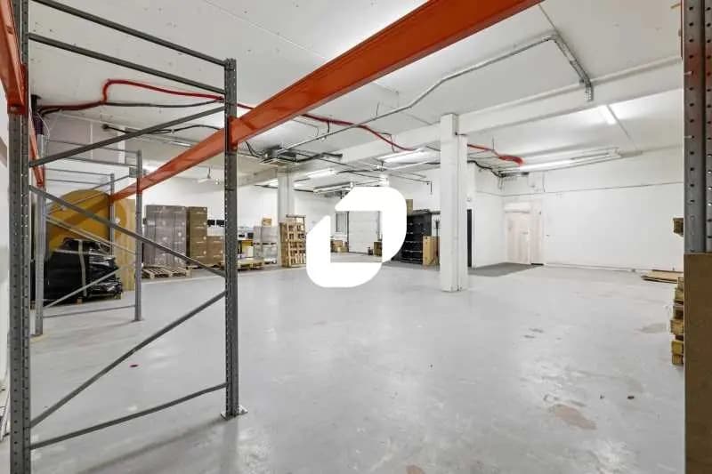 Local d’activités dans Nanterre à louer - Photo de l’immeuble – Image 3 sur 15