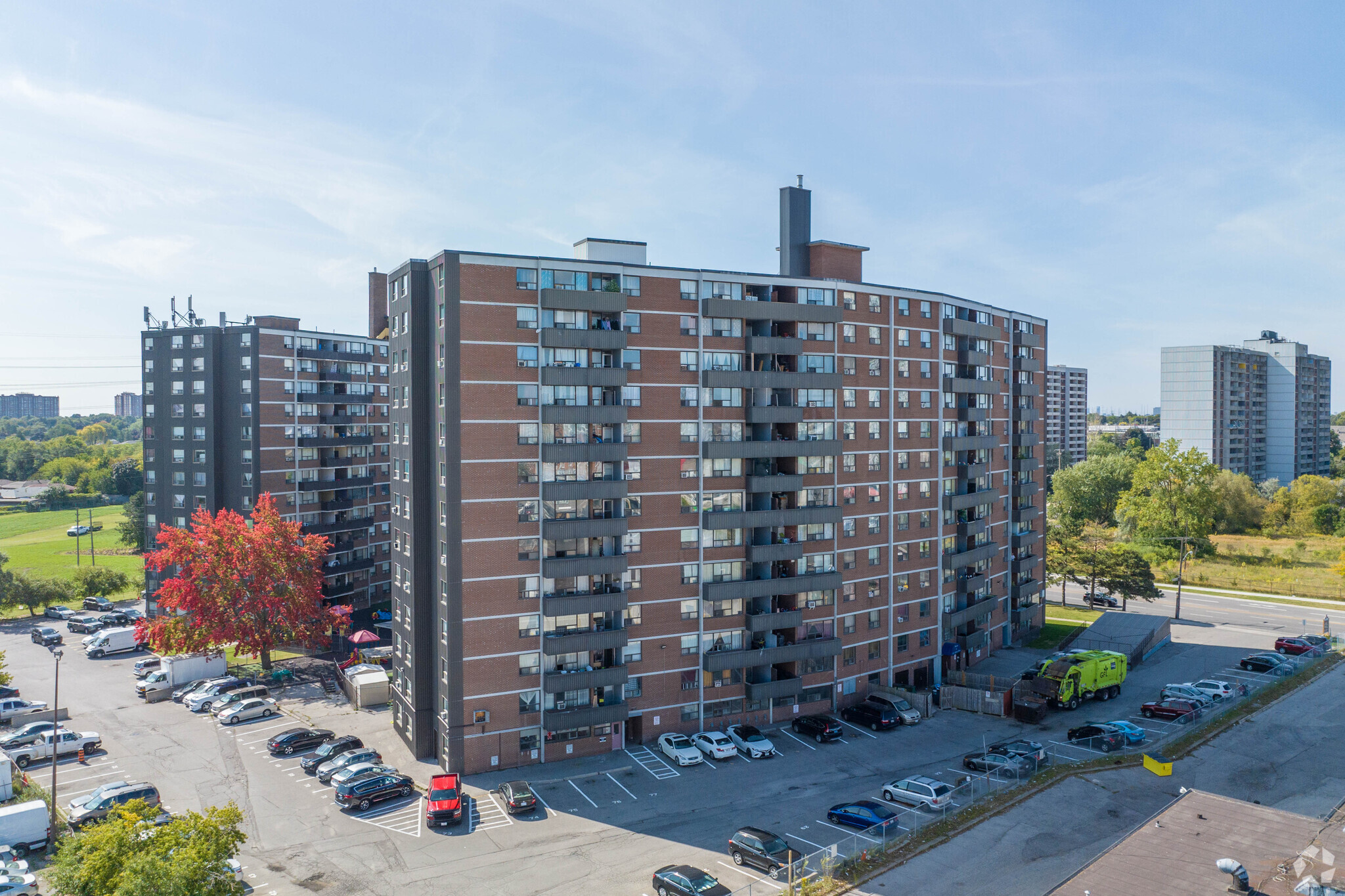 1385 Midland Ave, Toronto, ON à vendre Photo de l’immeuble– Image 1 sur 5