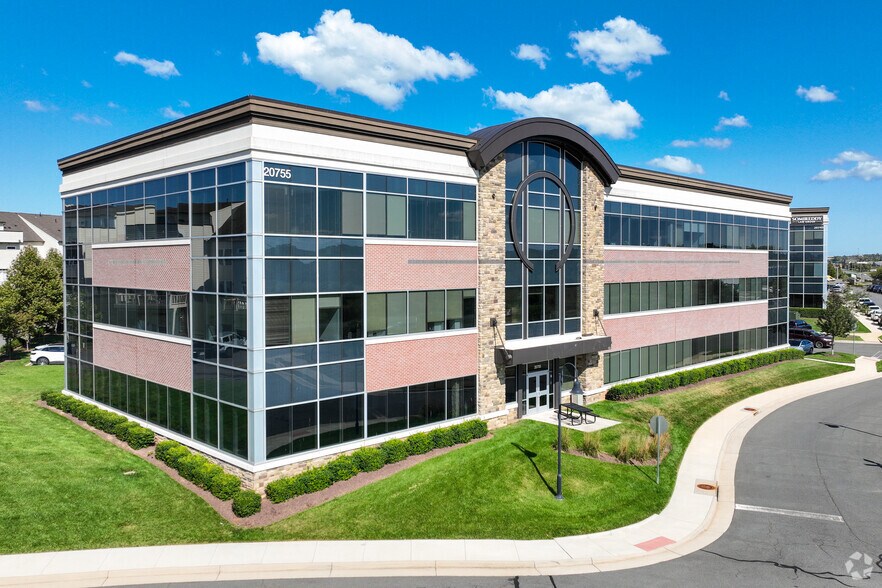 20755 Williamsport Pl, Ashburn, VA à vendre - Photo de l’immeuble – Image 1 sur 6