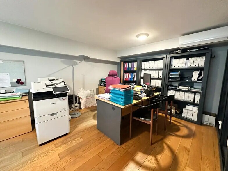 Bureau dans Paris à louer - Photo de l’immeuble – Image 3 sur 7