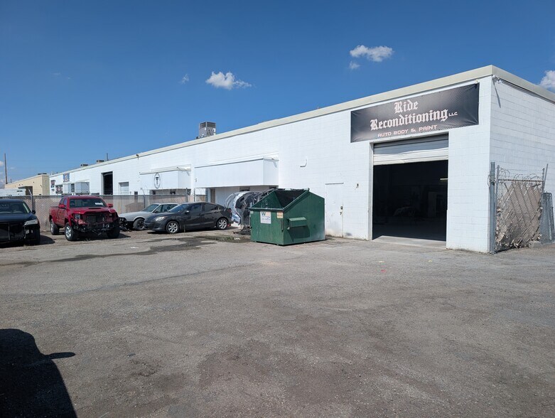 5947-5951 S 300 W, Salt Lake City, UT à louer - Photo de l’immeuble – Image 3 sur 4