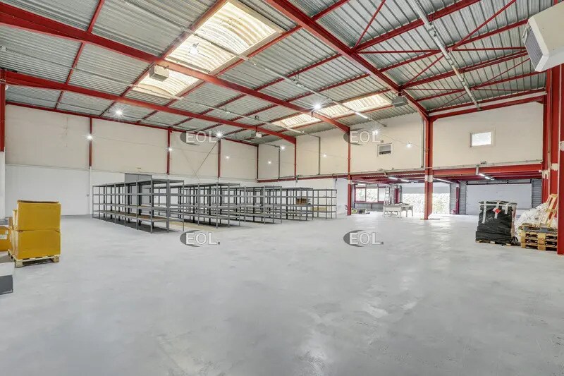 Industriel/Logistique dans Créteil à louer - Photo de l’immeuble – Image 3 sur 11