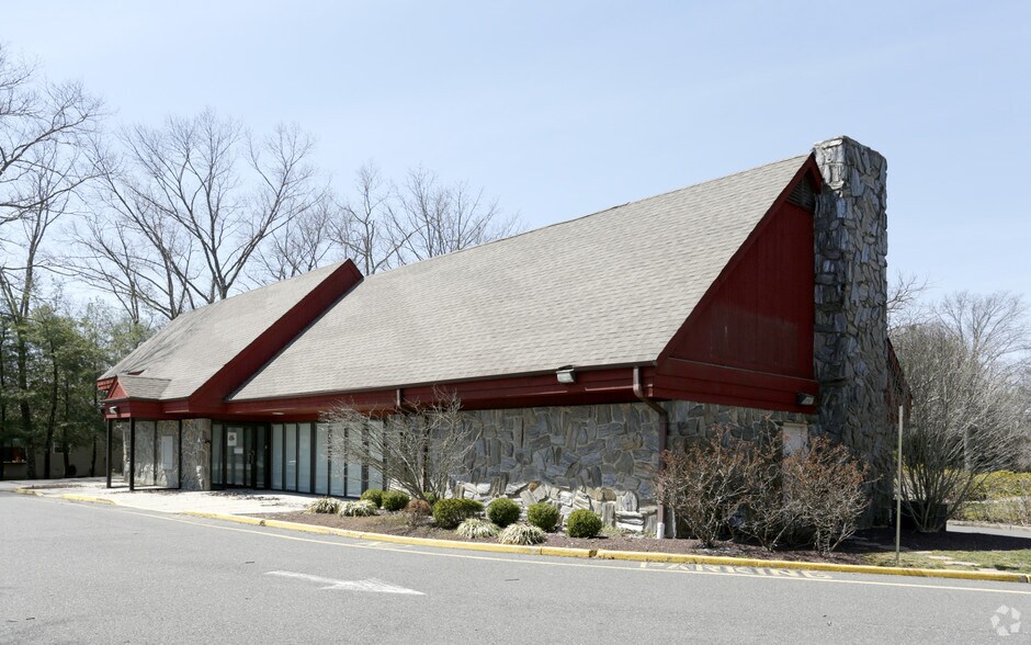 9 Wrangle Brook Rd, Toms River, NJ à louer - Photo de l’immeuble – Image 2 sur 2