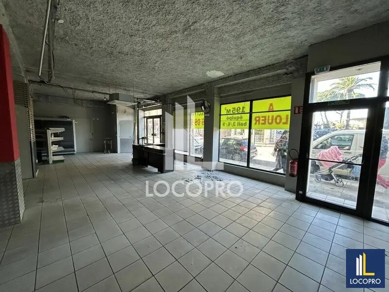 Local commercial dans Antibes à louer Photo intérieure– Image 1 sur 10